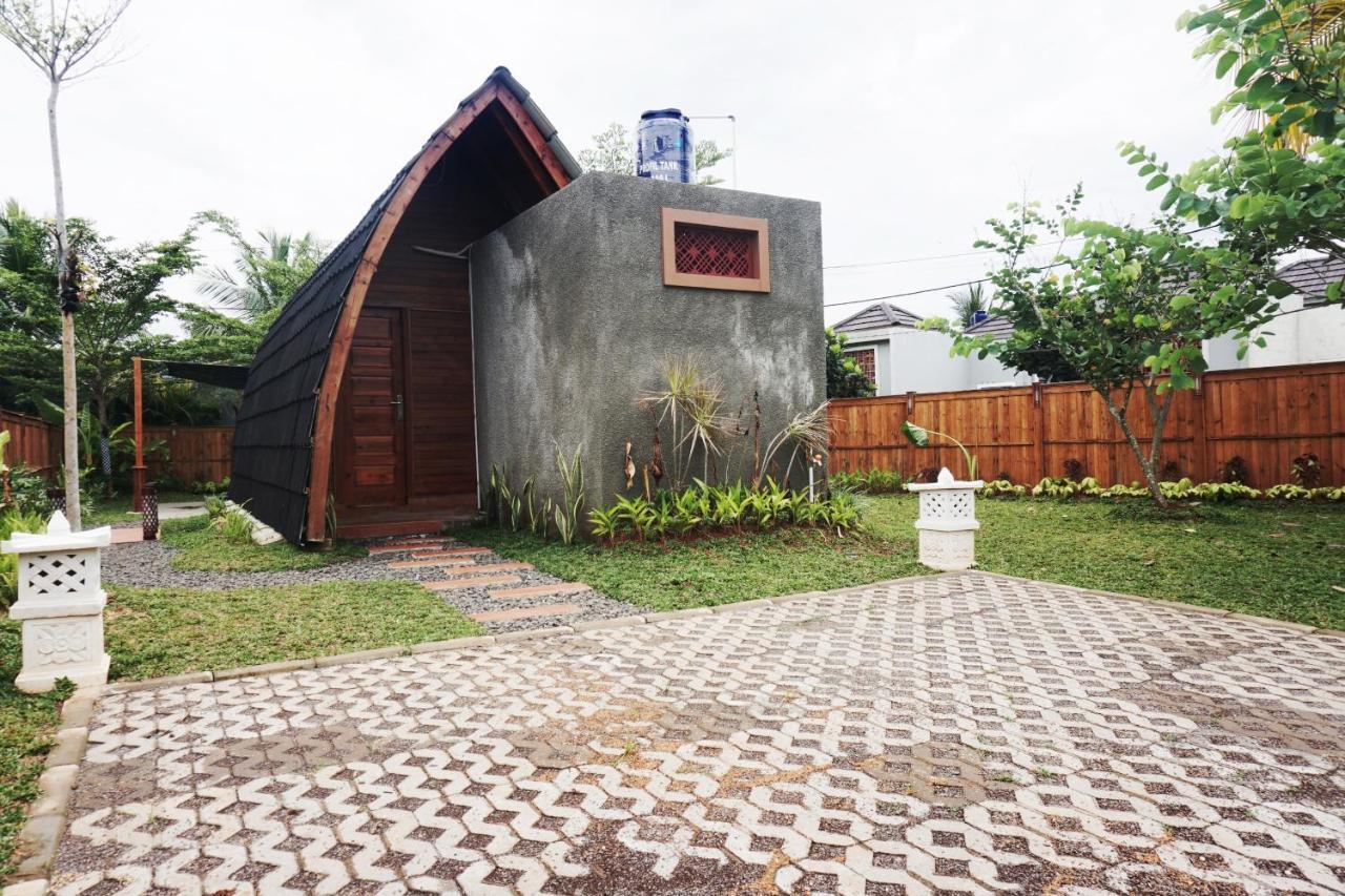 Collection O 9 Villa Ubud Anyer Buitenkant foto